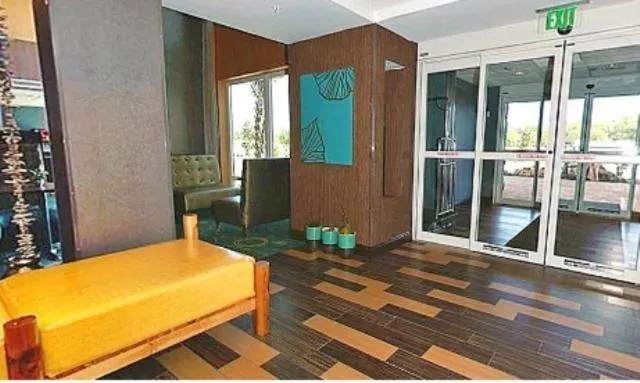 Best Western Plus Chain of Lakes Inn & Suites hotel detail image 6