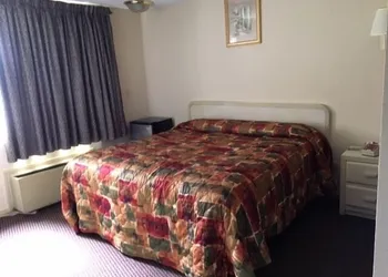 Colonade Motel hotel thumbnail 5