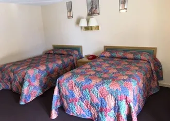 Colonade Motel hotel thumbnail 6