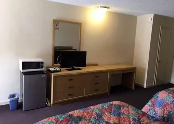 Colonade Motel hotel thumbnail 7