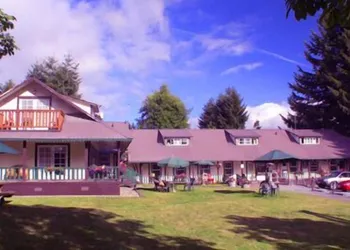 Whittaker's Motel & Historic Bunkhouse hotel thumbnail 3