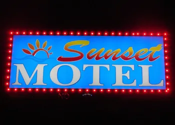 Sunset Motel hotel thumbnail 2