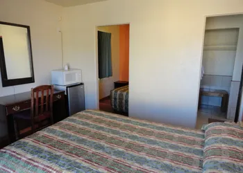 Sunset Motel hotel thumbnail 5