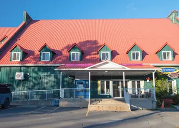Hotel Cowansville hotel thumbnail 2