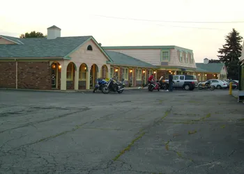 Relax Inn - Shelby hotel thumbnail 2
