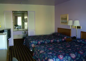 Relax Inn - Shelby hotel thumbnail 7