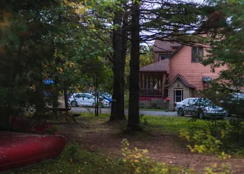 L'Auberge Refuge du Trappeur Inn hotel thumbnail 3
