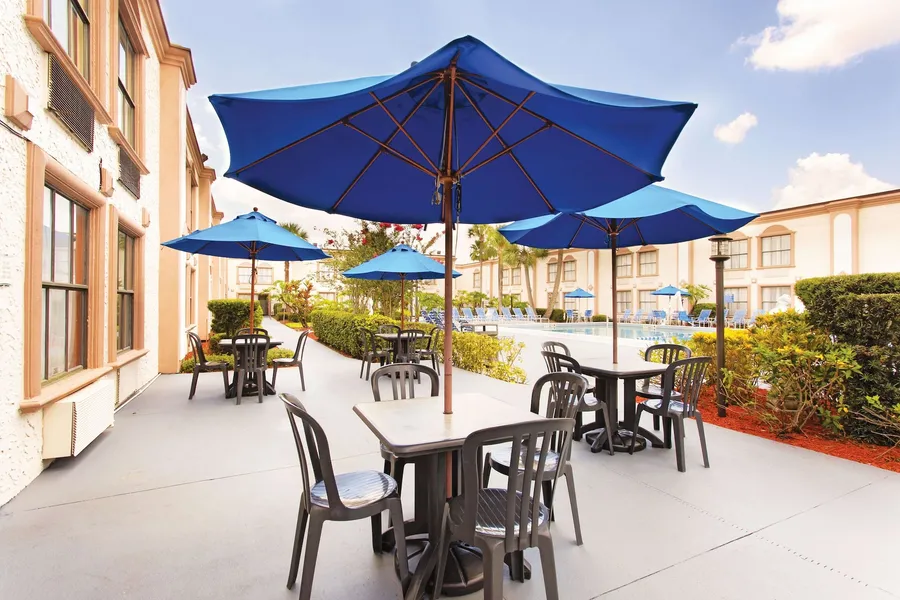 La Quinta Inn by Wyndham Orlando International Drive North hotel detail image 2