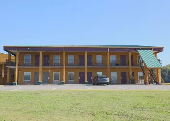 Travelers Inn hotel thumbnail 3