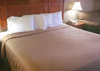 Travelers Inn hotel thumbnail 8