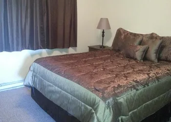 Maple Leaf Motel hotel thumbnail 5