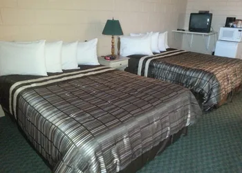 Maple Leaf Motel hotel thumbnail 6