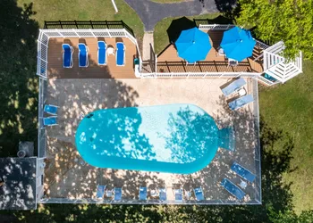 Somerset Inn & Suites hotel thumbnail 5
