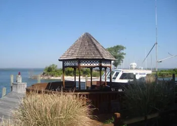 Island Resort hotel thumbnail 7