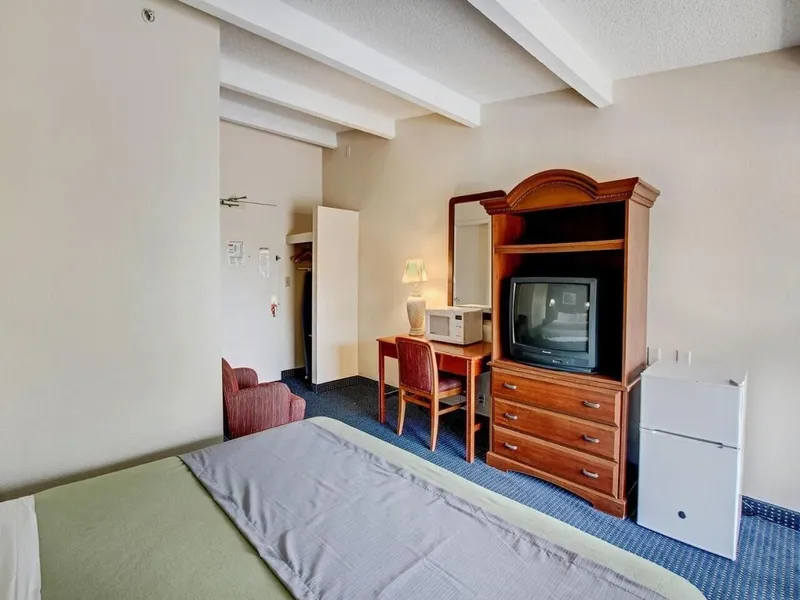 Red Carpet Inn hotel detail image 6