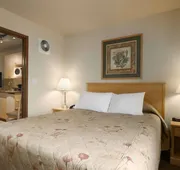 Super 8 by Wyndham Dawson Creek hotel detail image 3