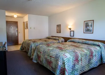 Sis Q Inn hotel thumbnail 6