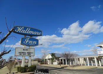 Hallmarc Inn hotel thumbnail 2