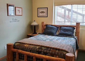 Alaska's Lake Lucille B&B hotel thumbnail 8