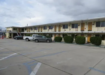 Holiday Lodge hotel thumbnail 4