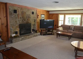 Big Bears Lodge hotel thumbnail 6