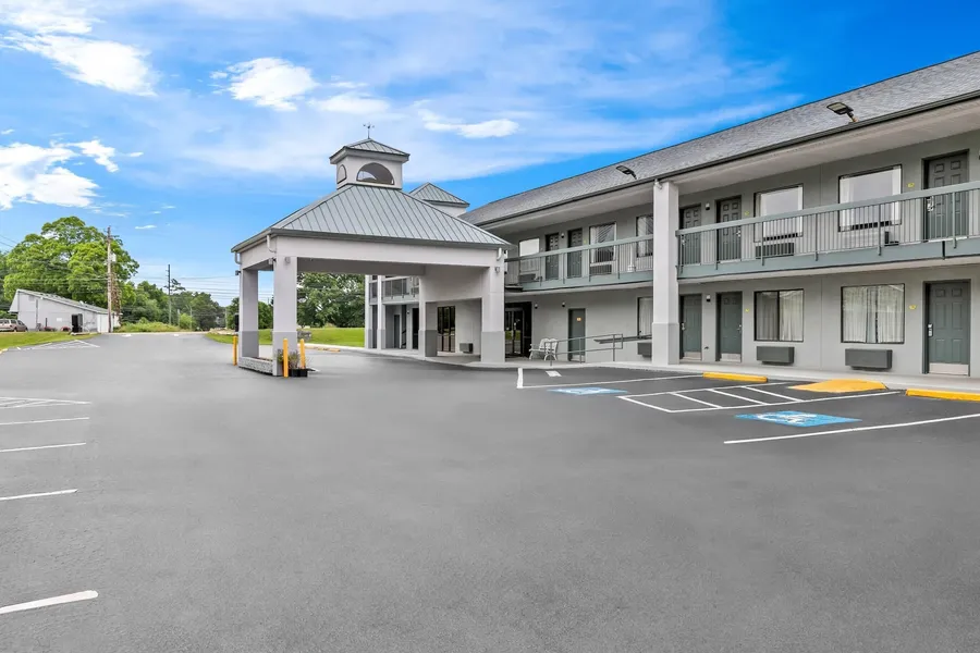 Econo Lodge Elberton hotel detail image 2
