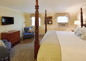Cape Arundel Inn - Club House hotel thumbnail 6