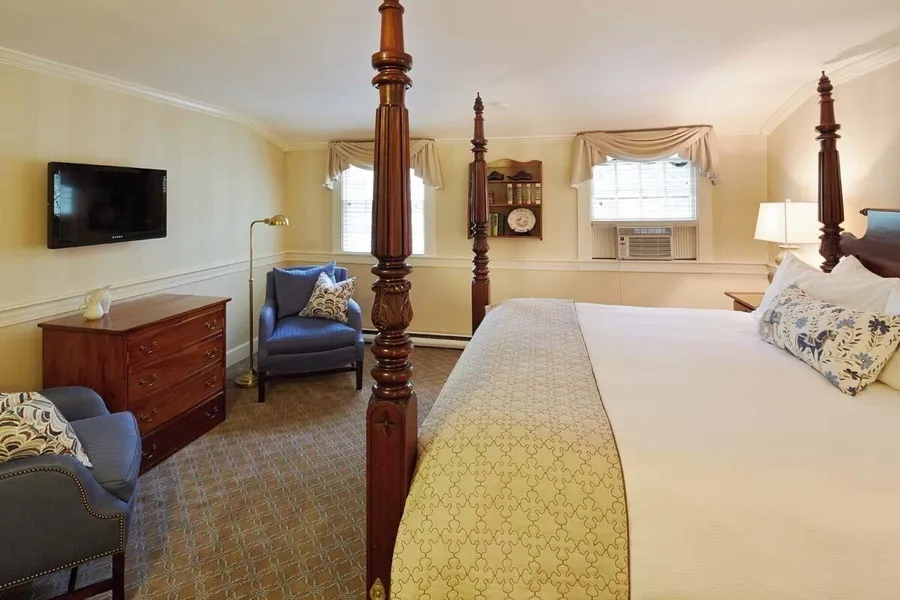 Cape Arundel Inn - Club House hotel detail image 6