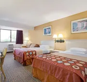 Super 8 by Wyndham Clearwater/St. Petersburg Airport hotel detail image 7