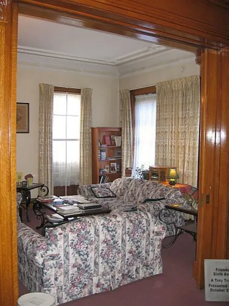 Olde Judge Mansion hotel detail image 6