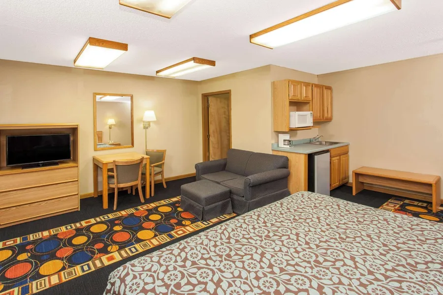 Days Inn by Wyndham Farmer City hotel detail image 6