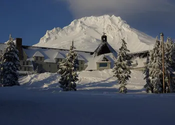 Timberline Lodge hotel thumbnail 2