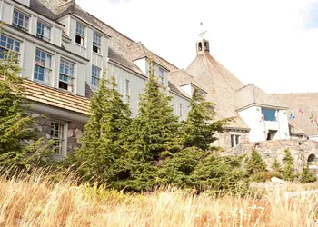 Timberline Lodge hotel thumbnail 4
