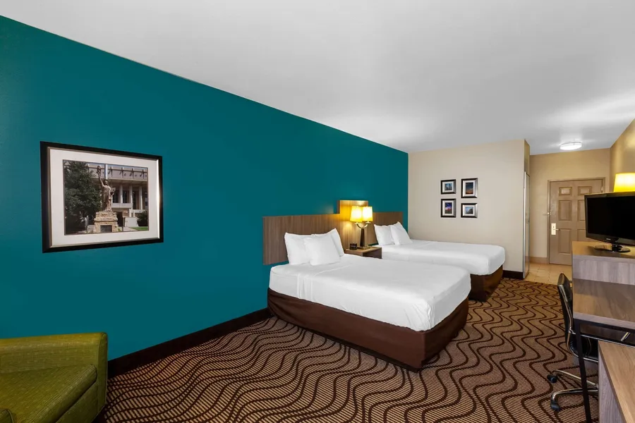 La Quinta Inn & Suites by Wyndham Midland North hotel detail image 6