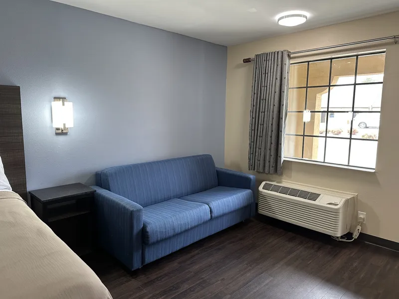 Express Inn & Suites hotel detail image 6