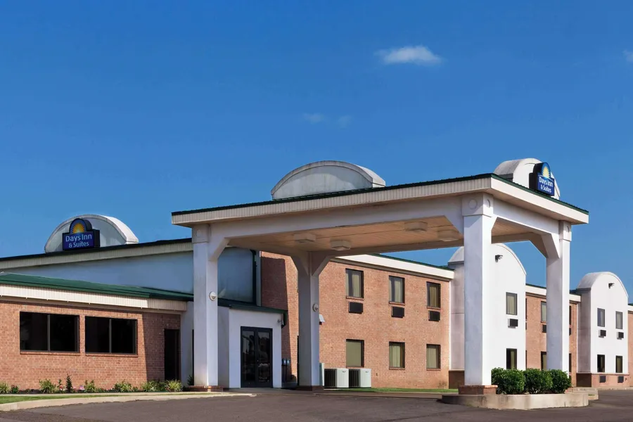 Days Inn & Suites by Wyndham Wynne hotel detail image 2