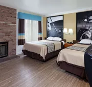 Super 8 by Wyndham Santa Clarita/Valencia hotel detail image 7