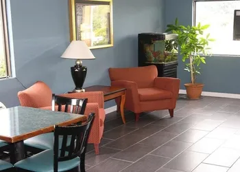 Express Inn & Suites hotel thumbnail 3