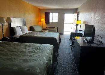 Express Inn & Suites hotel thumbnail 5