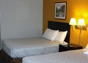 Express Inn & Suites hotel thumbnail 6