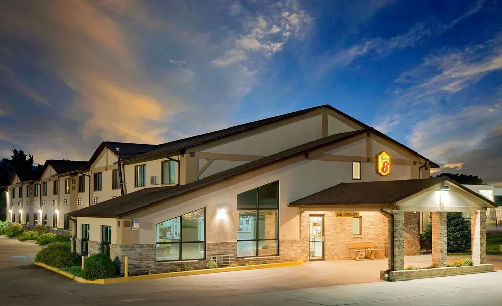 Super 8 by Wyndham Centerville hotel detail image 2