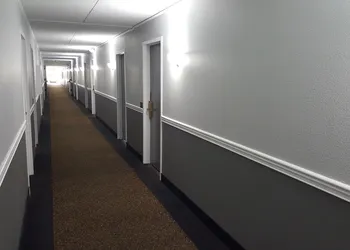Ramada by Wyndham Henderson/Evansville hotel thumbnail 5