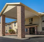 Comfort Inn & Suites Paw Paw hotel detail image 3