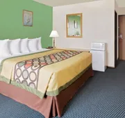 Super 8 by Wyndham Marshall hotel detail image 4