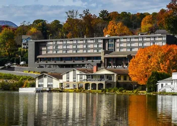 The Terrace at Lake Junaluska hotel thumbnail 3