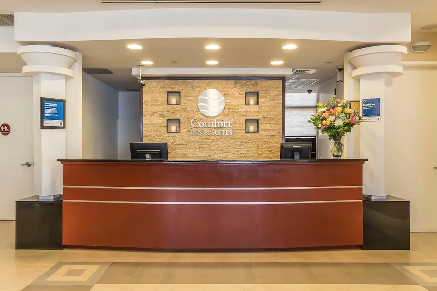 Comfort Inn & Suites LaGuardia Airport hotel detail image 2