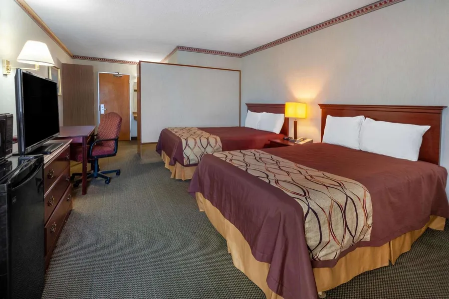 Travelodge by Wyndham Cleveland Airport hotel detail image 2