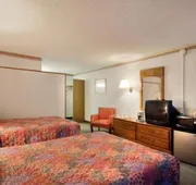 Travelodge by Wyndham Cleveland Airport hotel detail image 5