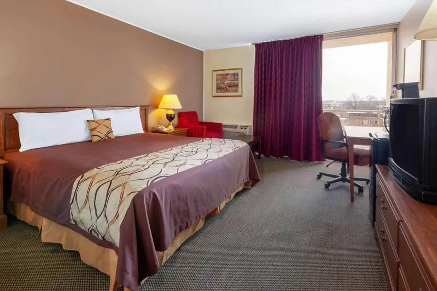 Travelodge by Wyndham Cleveland Airport hotel detail image 6