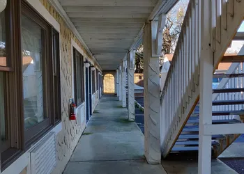 Point Pleasant Inn hotel thumbnail 7